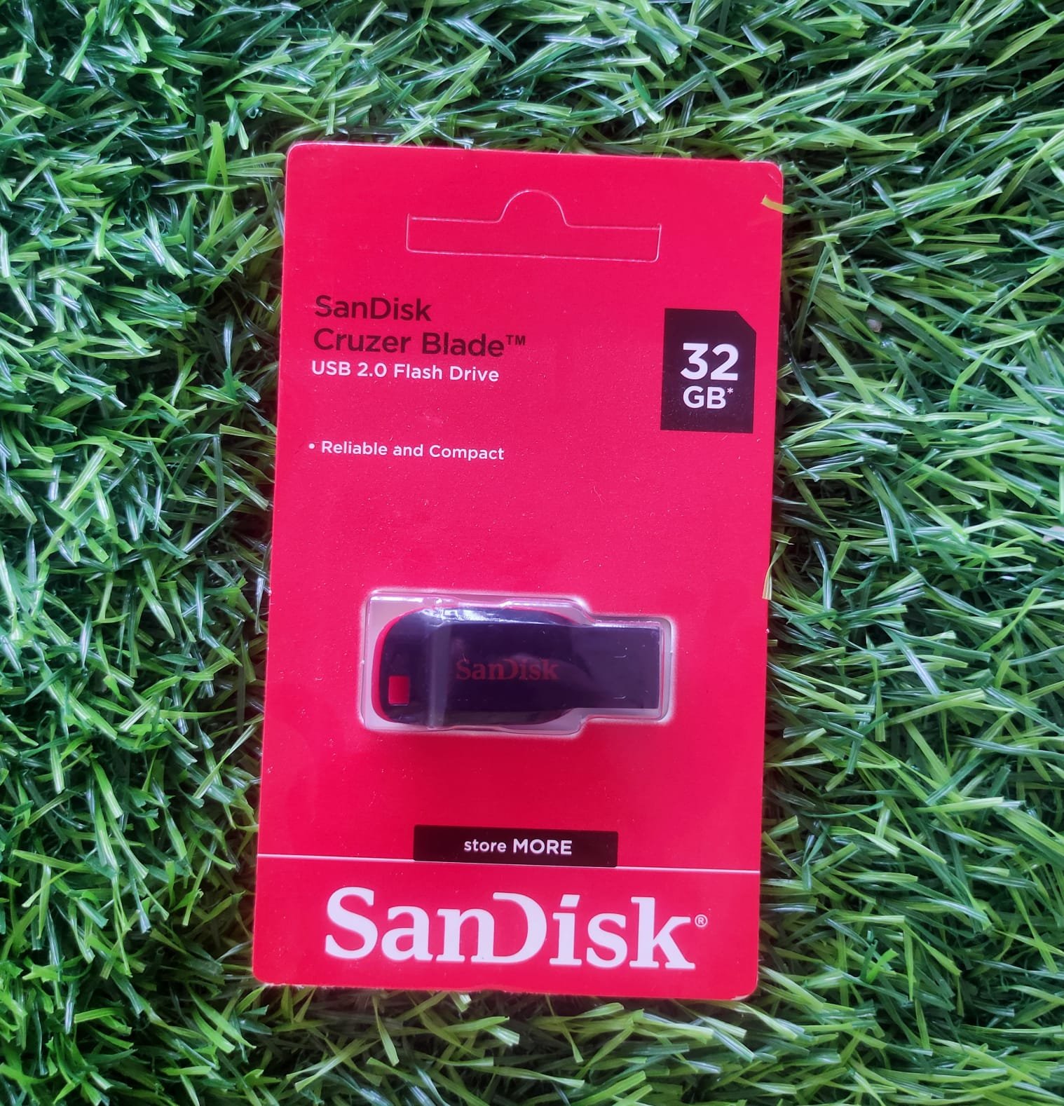 SanDisk 32 GB PLASTIC PENDRIVE